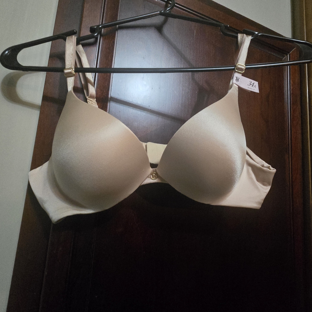 Victorias Secret Push Up Elegant Cream Bra